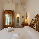 Villa With Pool & Jacuzzi *