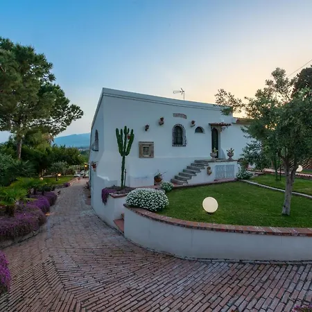 Villa With Pool & Jacuzzi