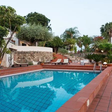 Villa With Pool & Jacuzzi *