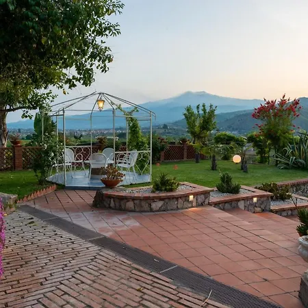 Villa With Pool & Jacuzzi *