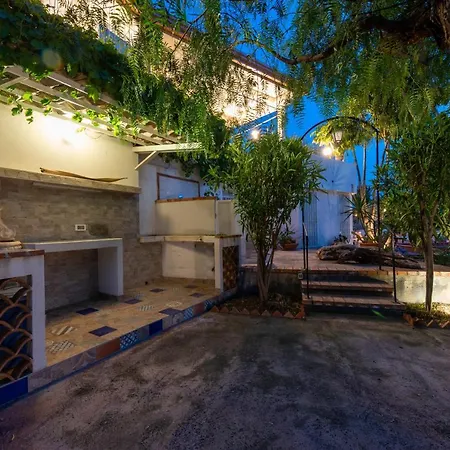 With Pool & Jacuzzi *