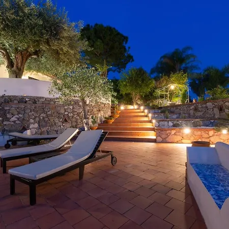 Villa With Pool & Jacuzzi