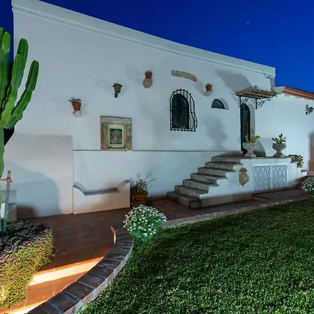 Villa With Pool & Jacuzzi