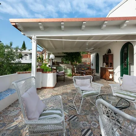 With Pool & Jacuzzi Villa *