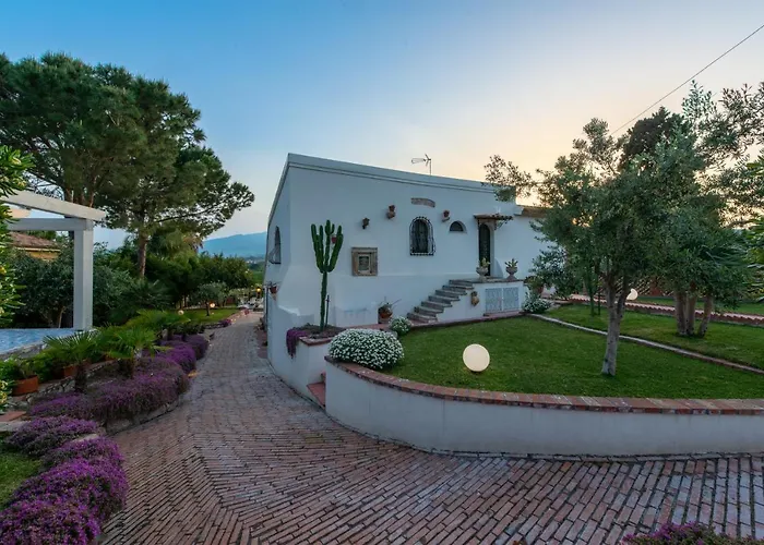 빌라 With Pool & Jacuzzi