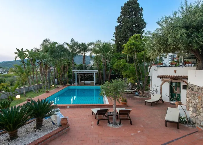 With Pool & Jacuzzi *