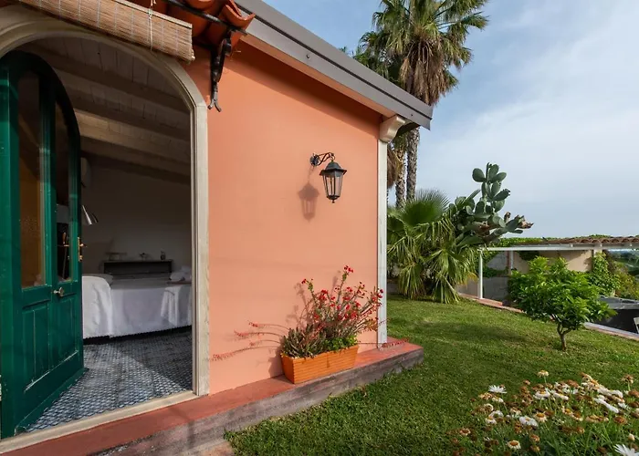 With Pool & Jacuzzi 빌라 타오르미나