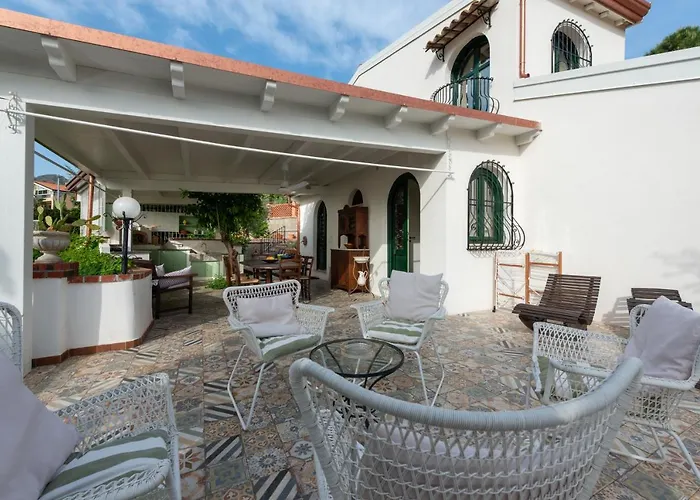 빌라 With Pool & Jacuzzi *