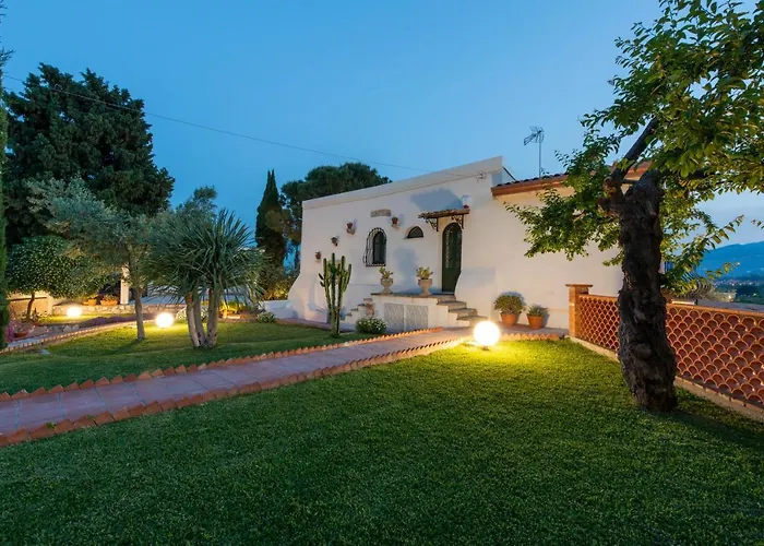 With Pool & Jacuzzi * 타오르미나