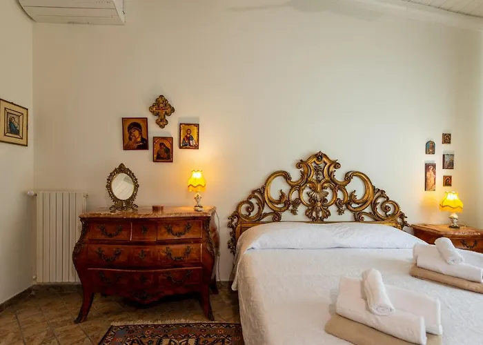 With Pool & Jacuzzi 타오르미나