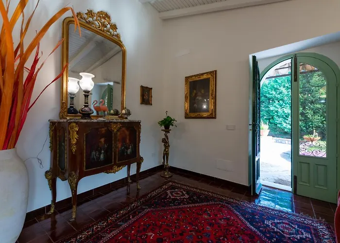 With Pool & Jacuzzi 빌라 타오르미나