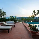 With Pool & Jacuzzi *