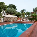 Villa With Pool & Jacuzzi *