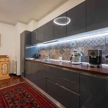 With Pool & Jacuzzi Vila