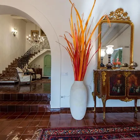 With Pool & Jacuzzi *