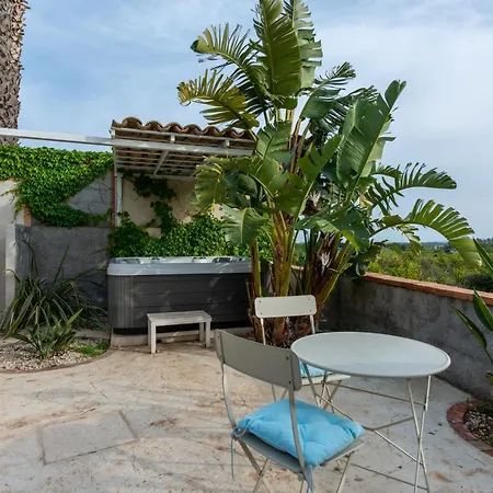 Vila With Pool & Jacuzzi *